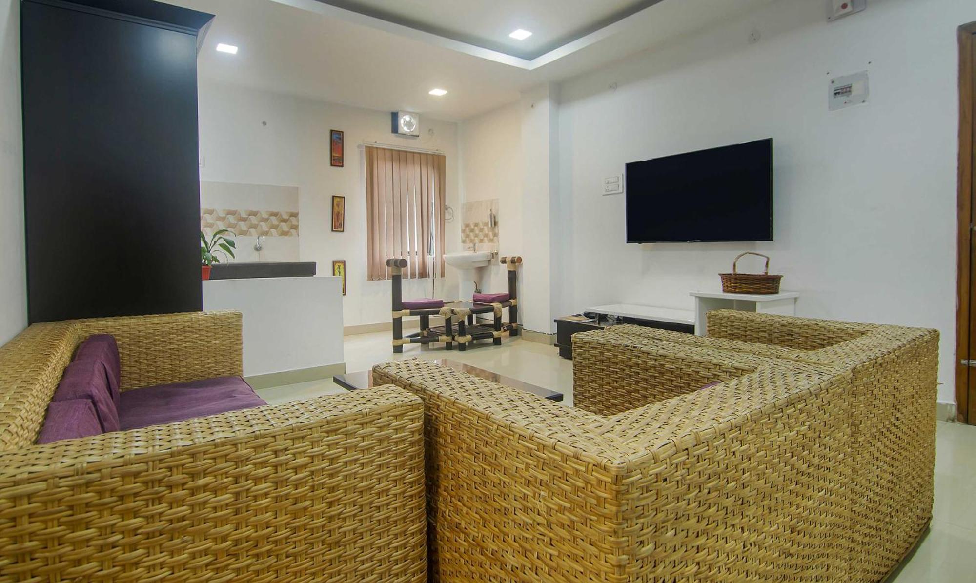 Collection O The Blu Bell Nizarapar Path Hotel Guwahati Exterior foto