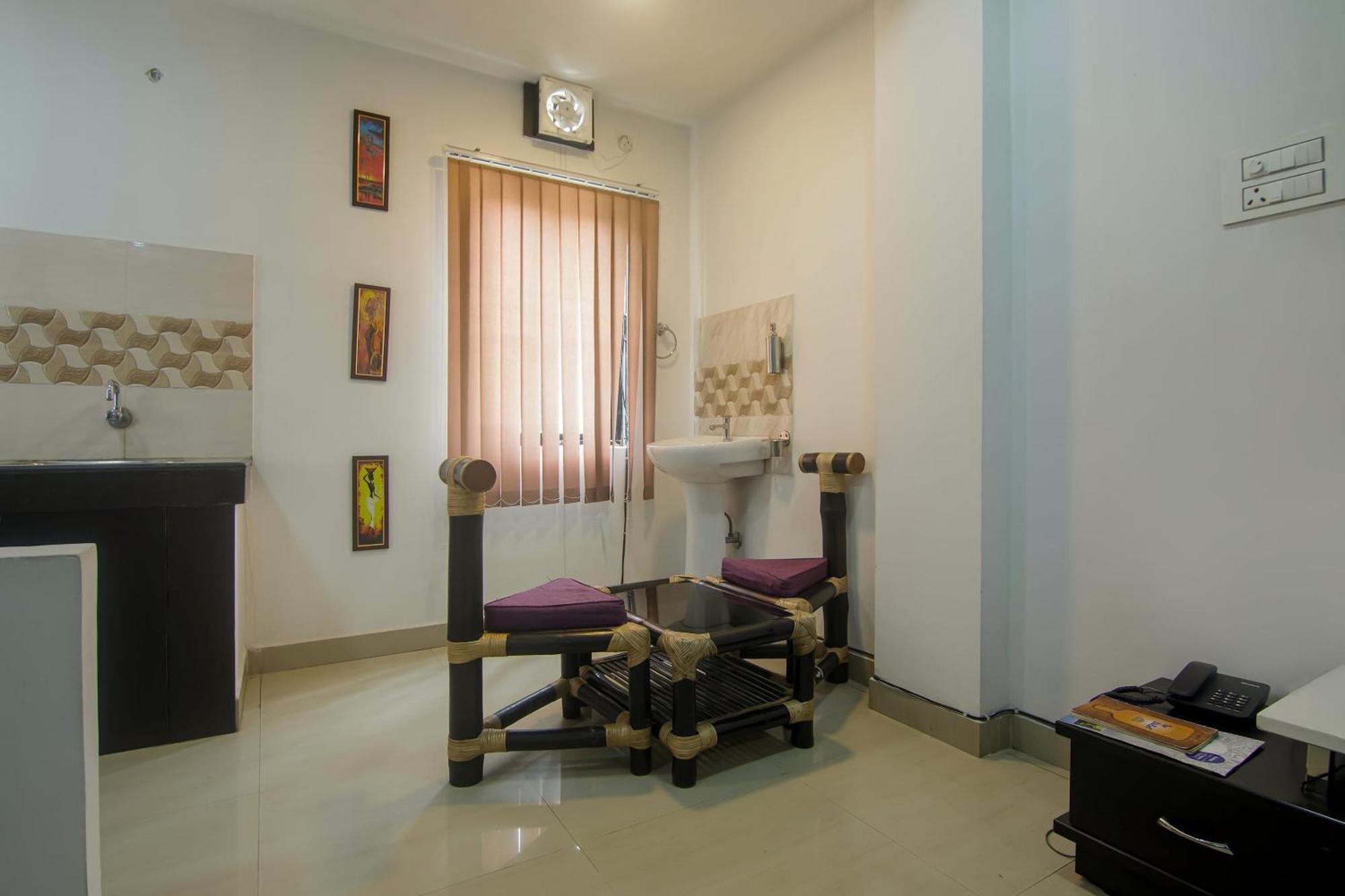 Collection O The Blu Bell Nizarapar Path Hotel Guwahati Exterior foto