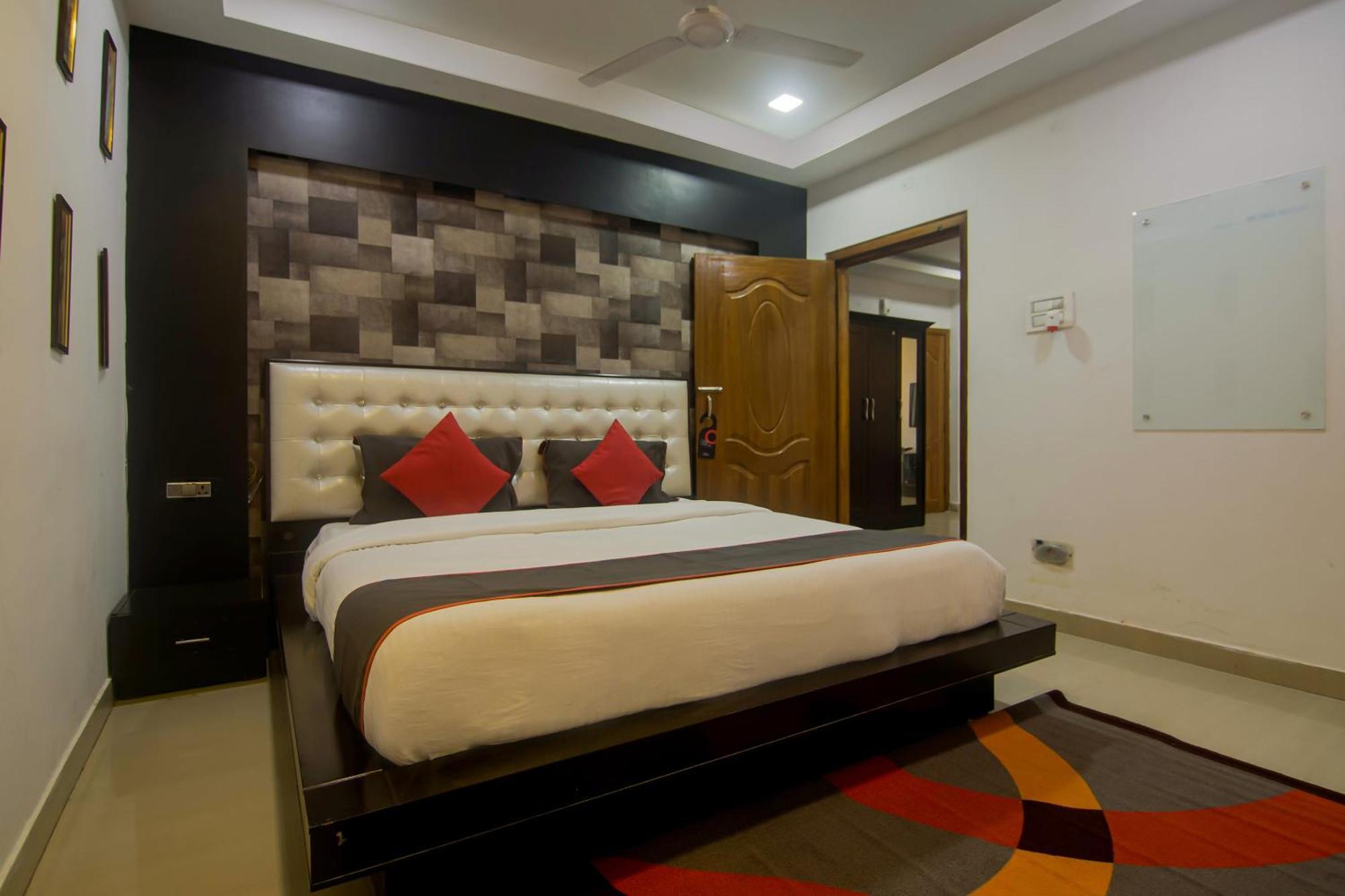 Collection O The Blu Bell Nizarapar Path Hotel Guwahati Exterior foto