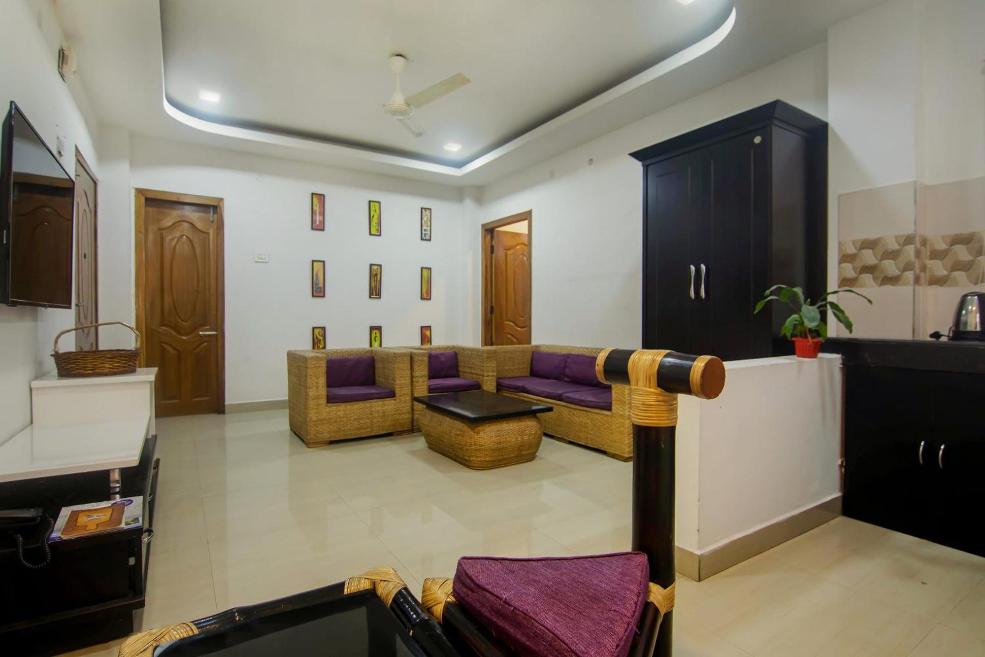 Collection O The Blu Bell Nizarapar Path Hotel Guwahati Exterior foto