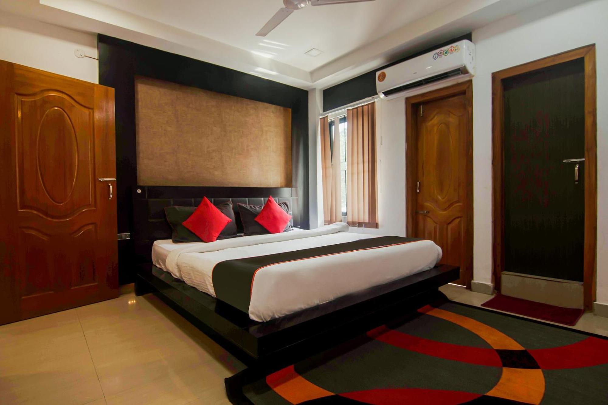 Collection O The Blu Bell Nizarapar Path Hotel Guwahati Exterior foto