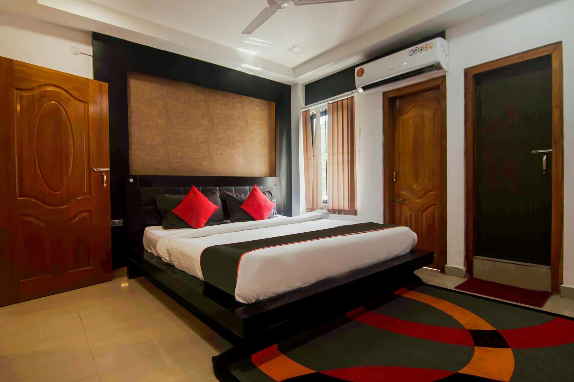Collection O The Blu Bell Nizarapar Path Hotel Guwahati Exterior foto